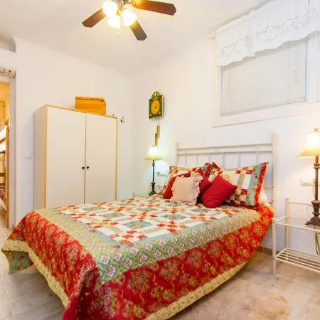 Oiza Castles 23 At Beach, Wifi And Aircon Apartment *